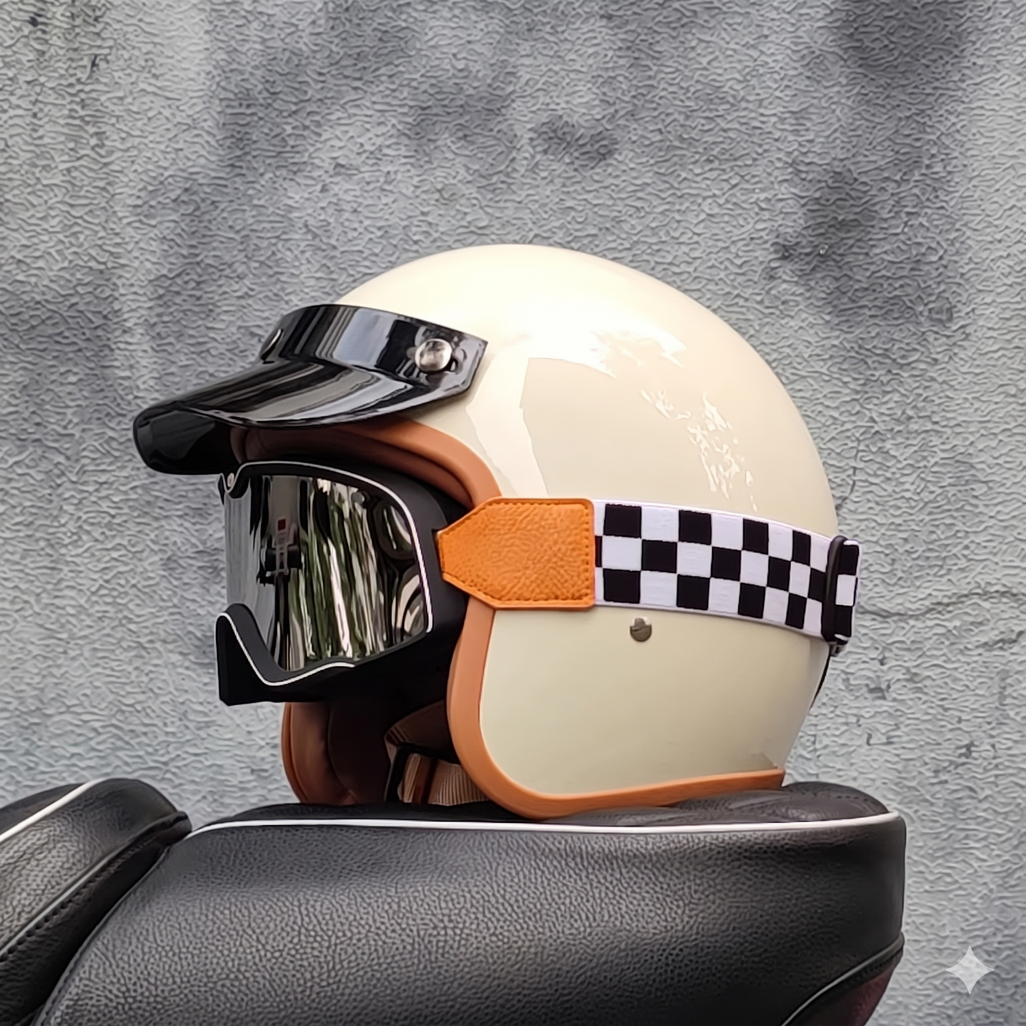 Retro Helmet – Cream
