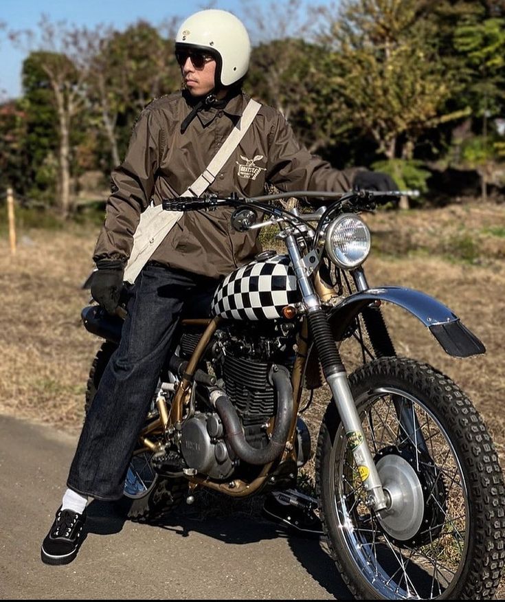 Retro Helmet - White