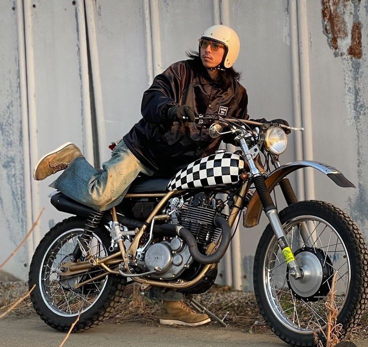 Retro Helmet - White